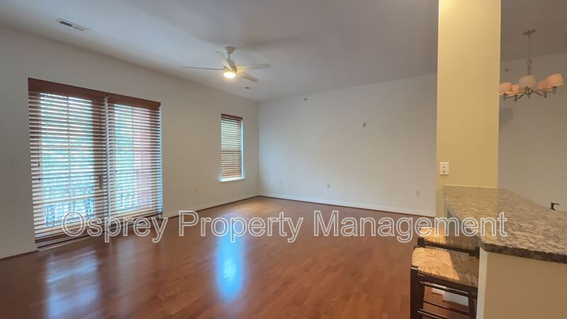 Modern 1-Bedroom Condo with Private Balcony! - Photo 7