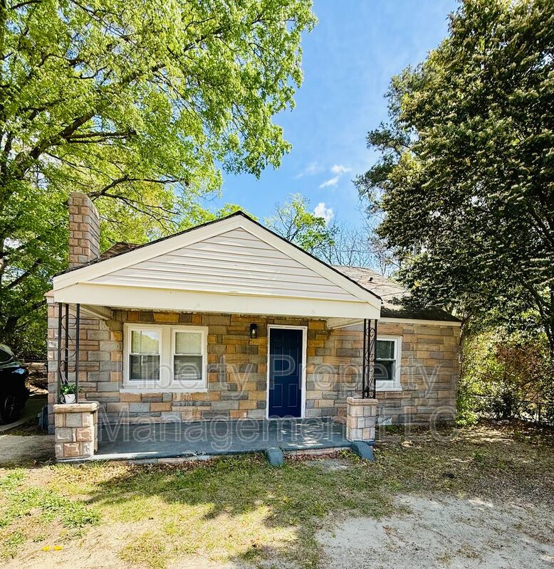 Fayetteville House: 1628 Murchison Road