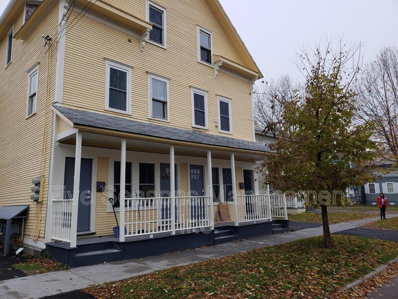 Burlington Condo: 19 1/2 Drew St.