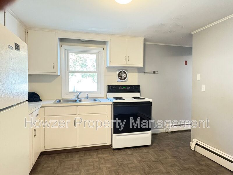 Hyannis House: 20 Elis Drive