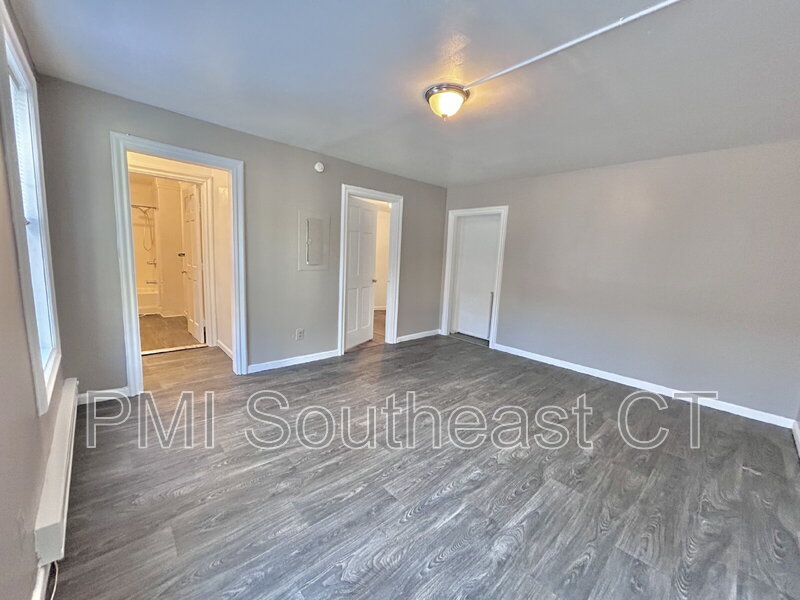 Norwich Condo: 187 Laurel Hill Ave