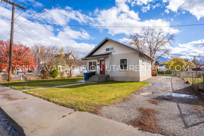 Payson House: 329 W 300 S