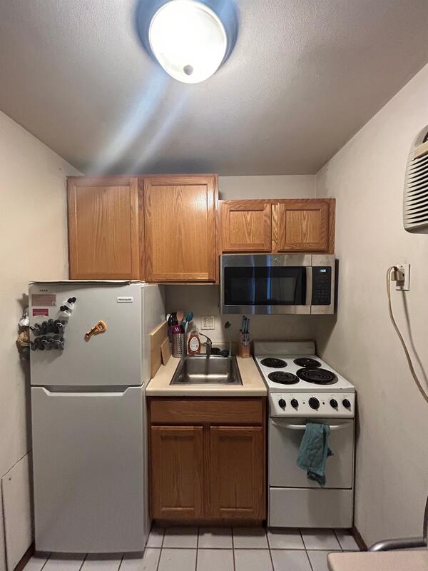 Madison Condo: 134 E Johnson - Unit 105