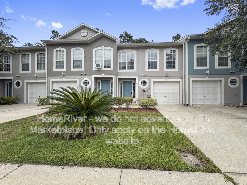 Jacksonville House: 7409 Palm Hills Dr