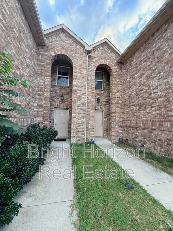 Little Elm Condo: 449 Woodgrove Drive