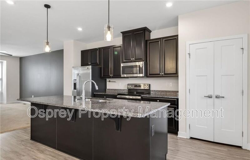 Spacious 3-Bedroom Townhome in Norfolk!  - Photo 4