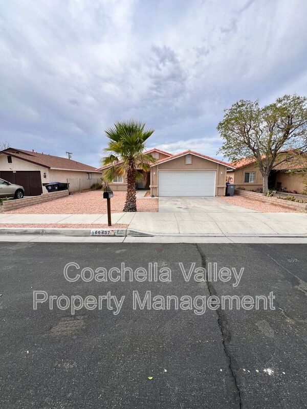 Desert Hot Springs House: 66437 3rd St