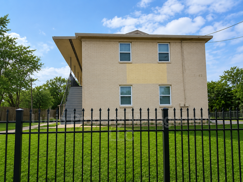Memphis Condo: 1043 College St