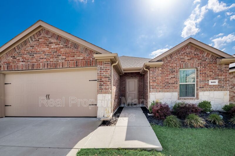 Princeton House: 809 Meadow Wood Ln