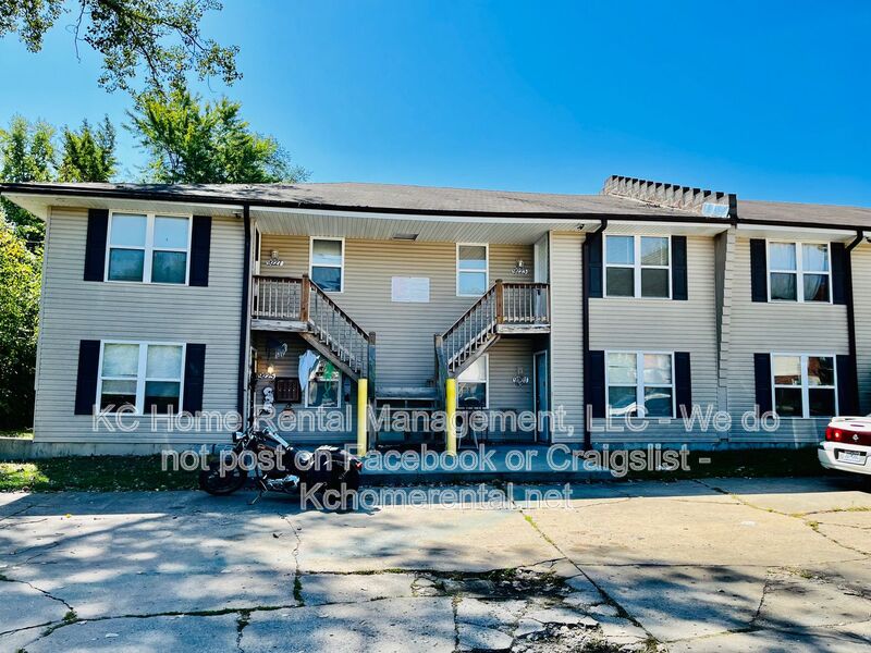 Raytown Condo: 9223 E 54th St