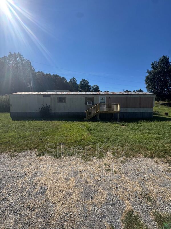 Sweetwater House: 535 Old Mine Road