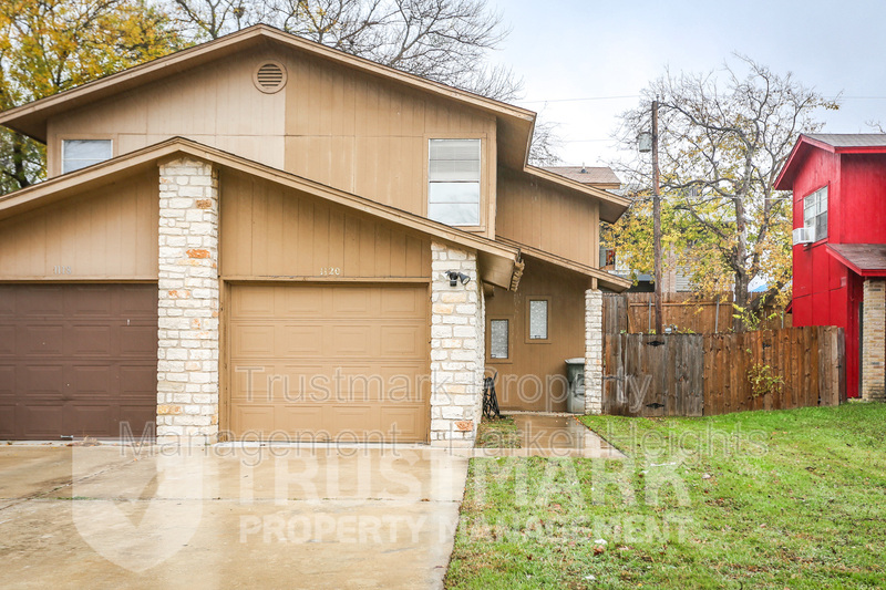 Killeen House: 1120 Royal Crest Dr