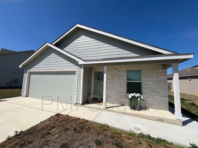 Seguin House: 809 Riviera Court