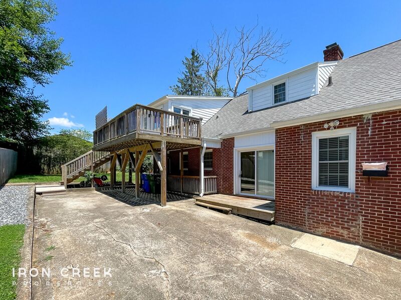 Asheville House: 21 Brevard Road