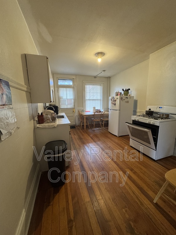 Holyoke Condo: 329 Beech Street - 2LR