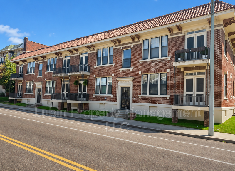 Memphis Condo: 1775 Madison Ave Apt 12