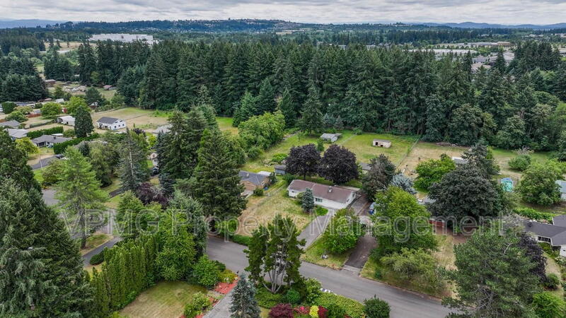 Camas House: 19419 NE 11th St