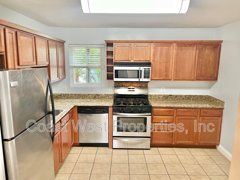 Imperial Beach Condo: 481 Palm Ave #1