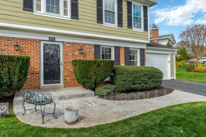 Vienna House: 9701 Counsellor Dr.