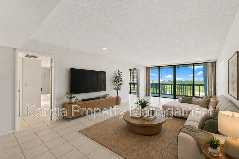 West Palm Beach Condo: 2425 Presidential Way
