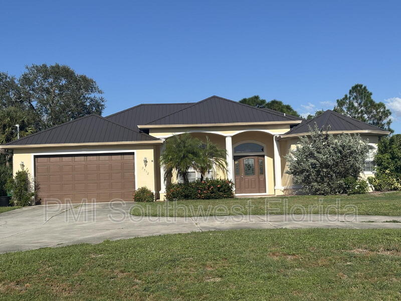 Port Charlotte House: 3512 Knox Ter