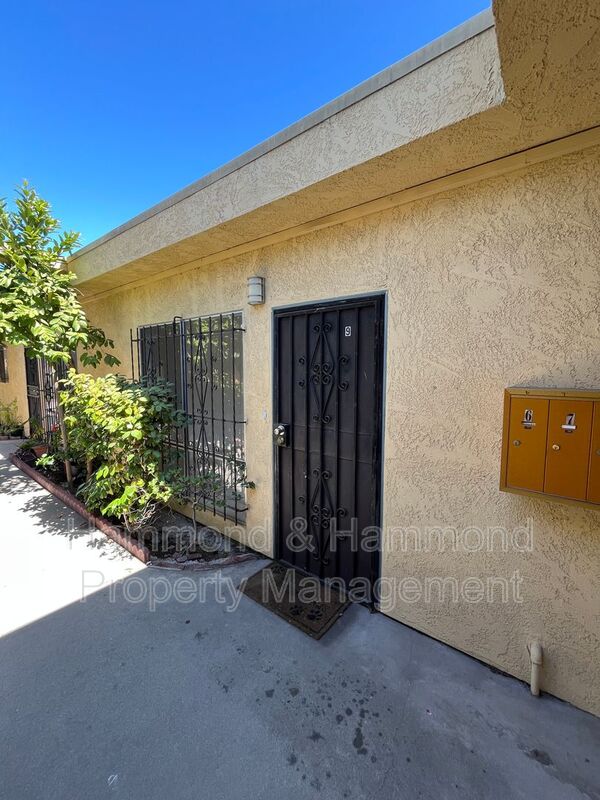 North Hollywood Condo: 7924 Laurel Canyon Blvd.