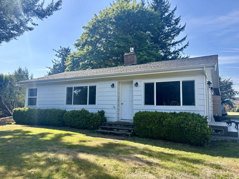 Lynden House: 7561 Hannegan Road