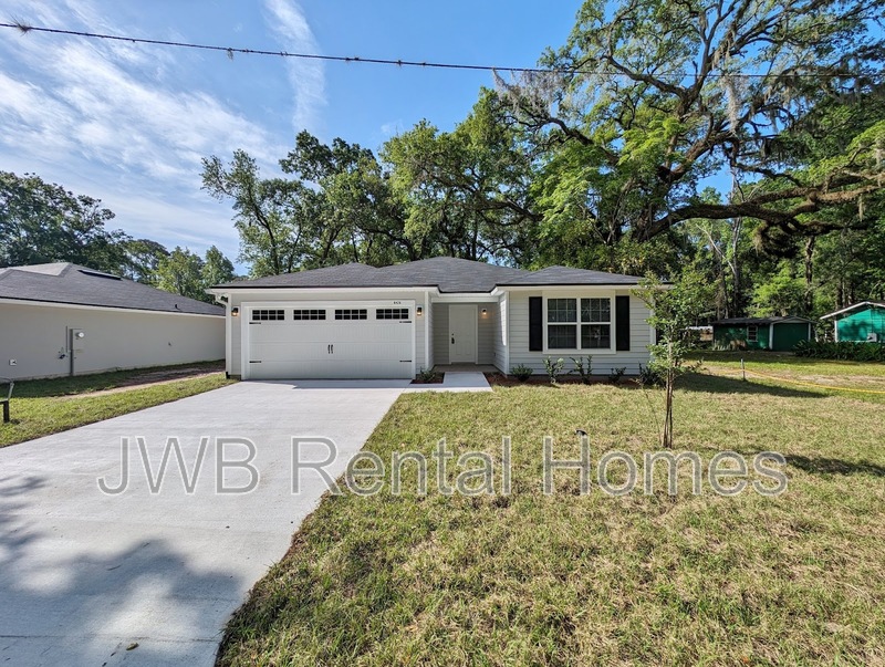 Jacksonville House: 6426 Armco St