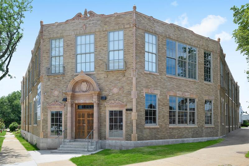 Kansas City Condo: 3200 Gillham Rd