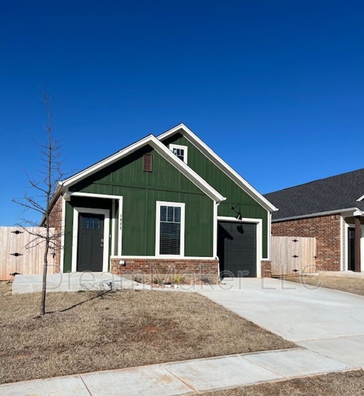 Norman House: 1022 Riva Parkway