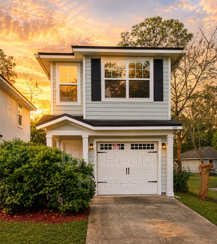 Jacksonville House: 7700 Dandy Ave