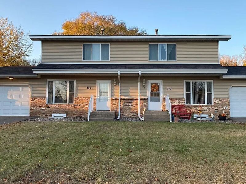 Champlin Condo: 721 Circle Dr