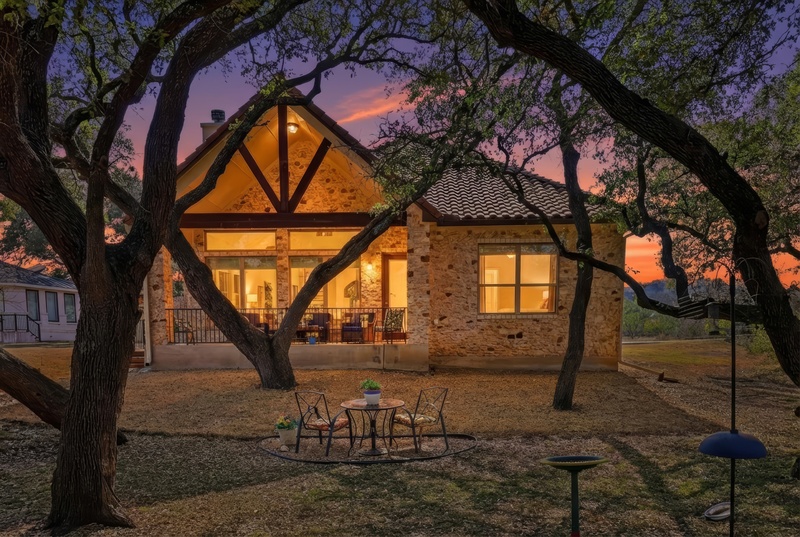 Horseshoe Bay House: 108 Gemstone