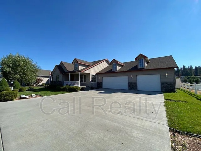 Spokane Valley House: 921 S Shelley Lake Ln
