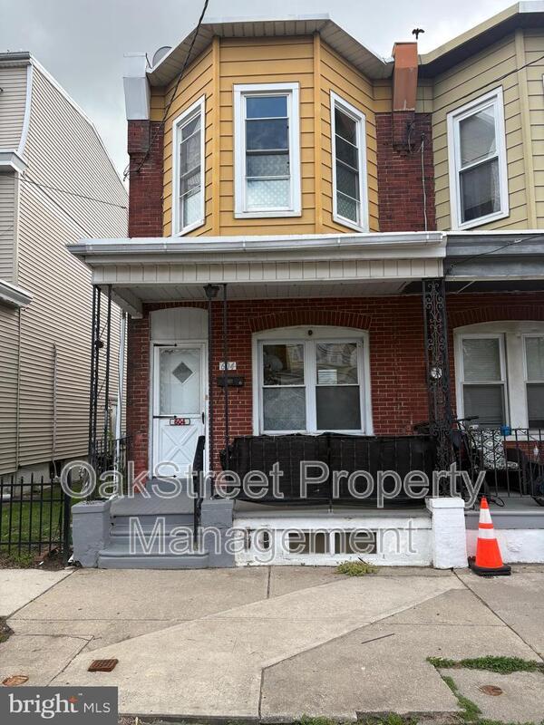 Gloucester City House: 604 Hunter Street