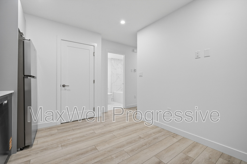 Edmonton Townhome: 10425 70 Avenue