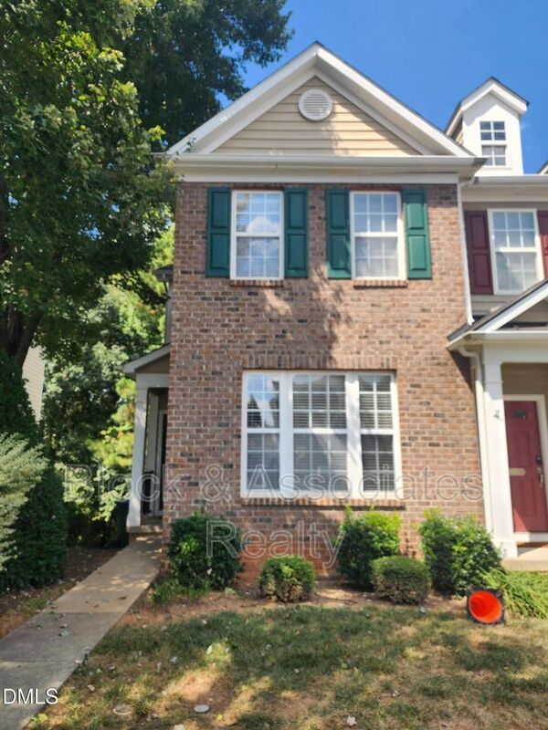 Raleigh House: 642 Cupola Drive