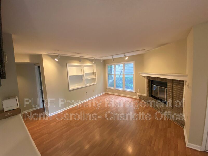 Charlotte Condo: 415 W 8th St