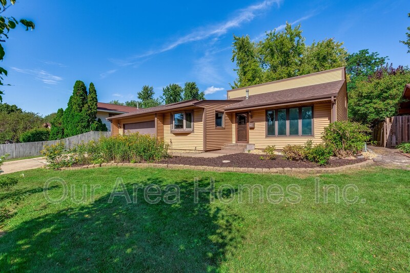 Minneapolis House: 617 Marshall St NE