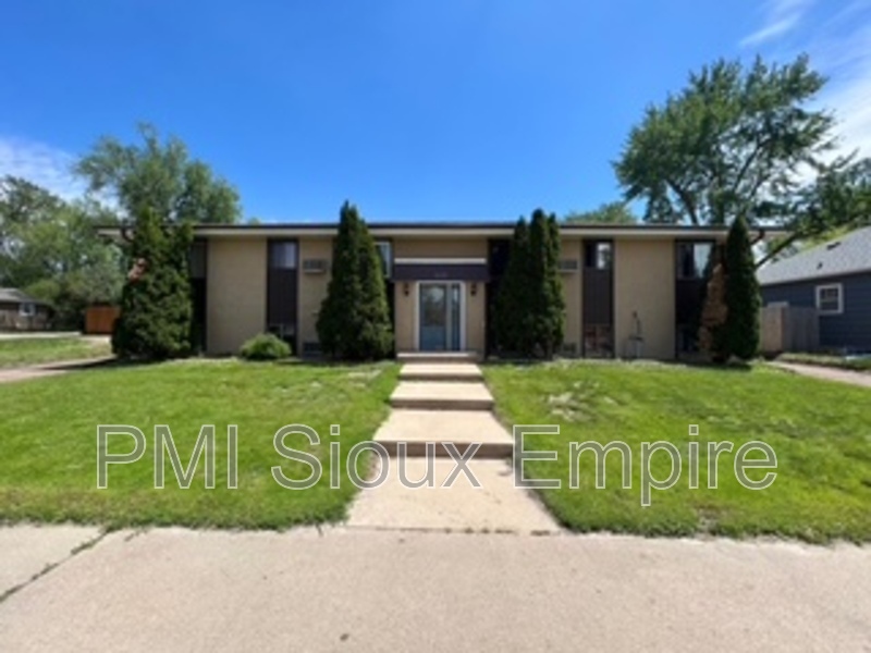 Sioux Falls Condo: 440 S. Western