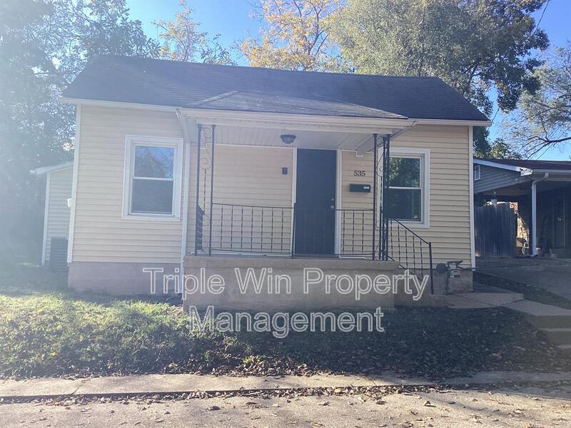 Festus House: 535 S Adams St