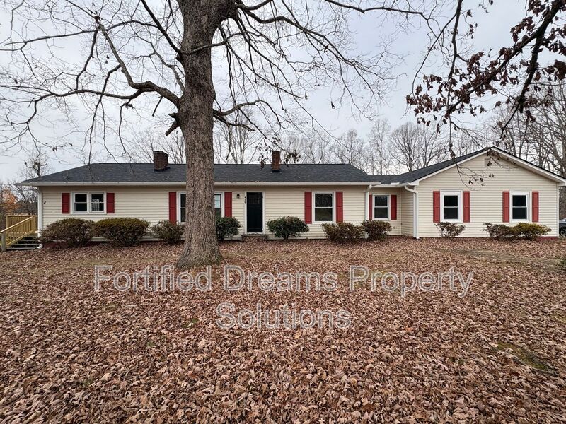 Gibsonville House: 429 Peeden Dr