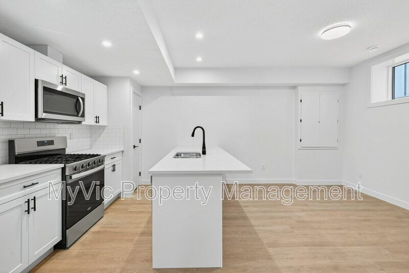 Edmonton Townhome: 10335 135 Street NW