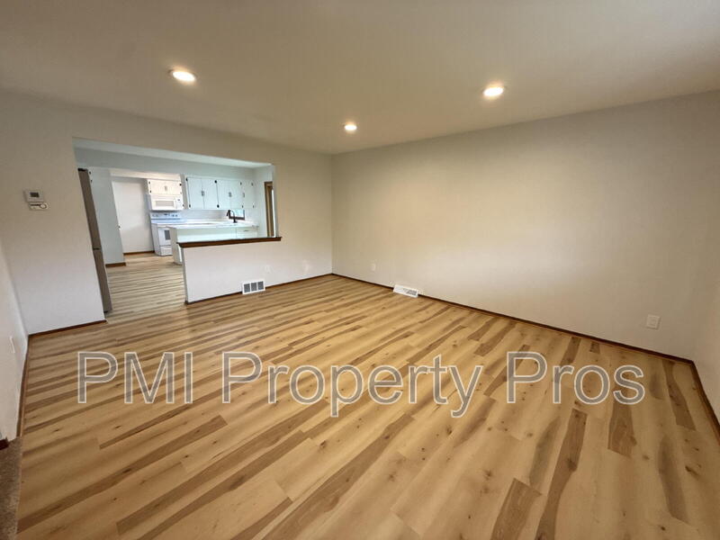 Franklin Condo: 8150 S 88th St