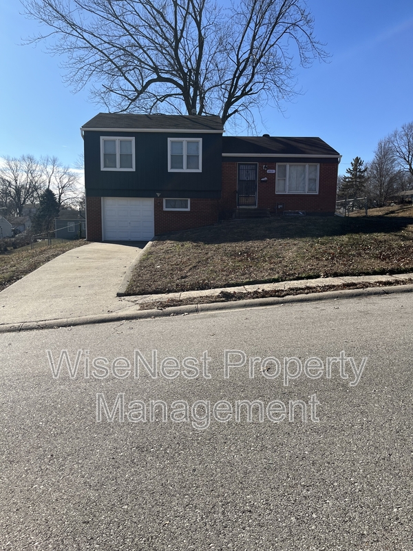 independence House: 805 West 39 Street North