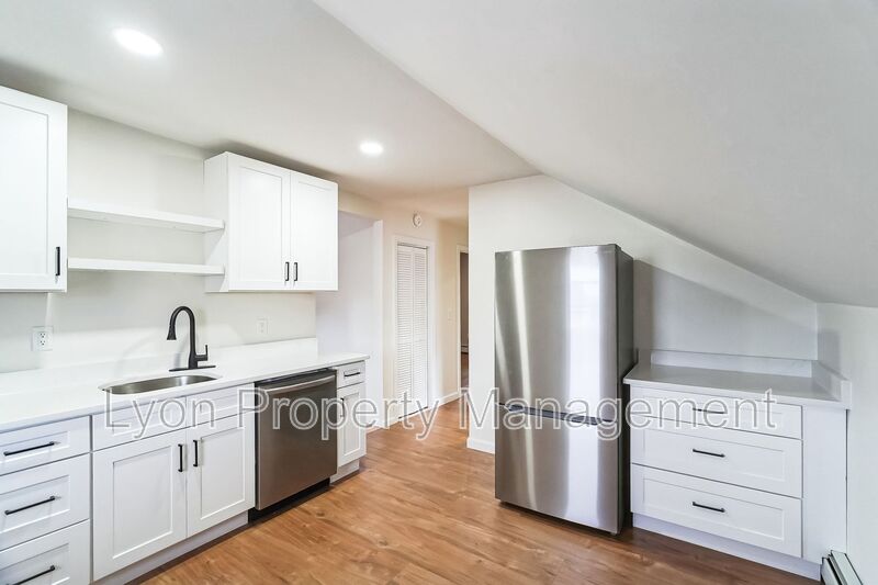 Pawtucket House: 23 Slade Street