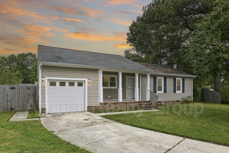 Hampton House: 12 Waterview Point