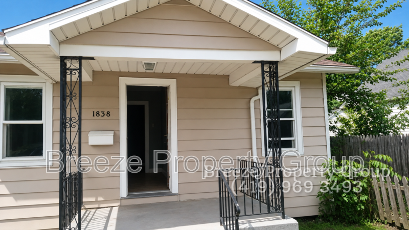 Toledo House: 1838 Duncan Rd