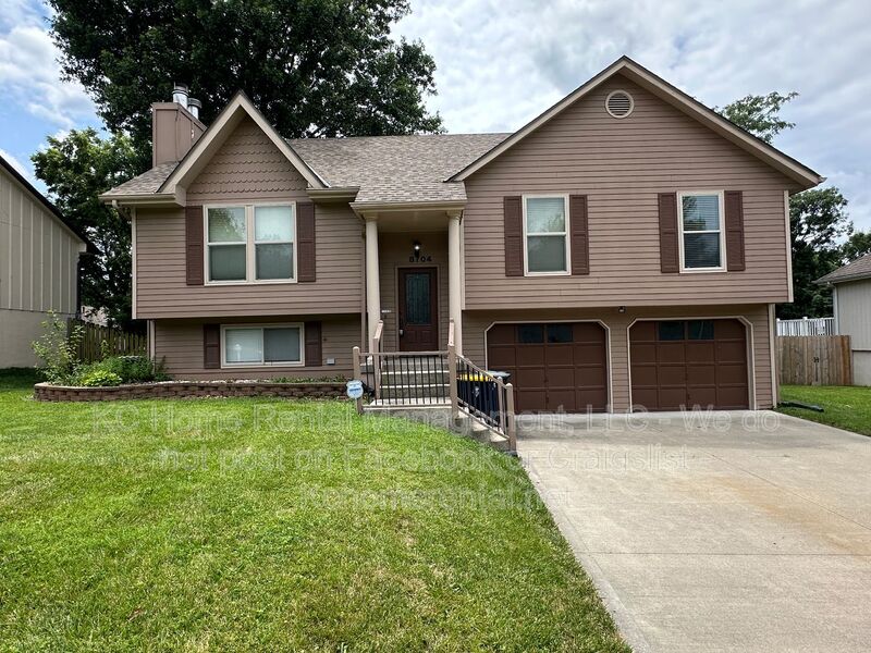 Kansas City House: 8704 N Shannon Ave
