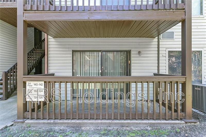 Hampton Condo: 126 Wells Court